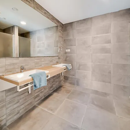 Luxury La Croix Scaille Vakantiehuis Bourseigne-Neuve